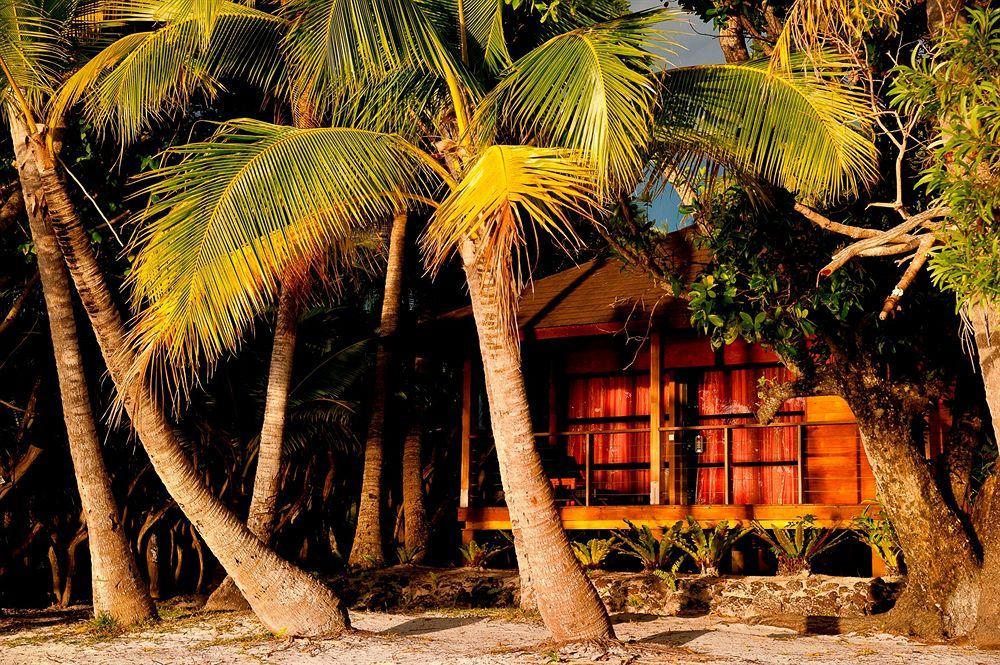 Oure Lodge Beach Resort Kuto Exterior photo