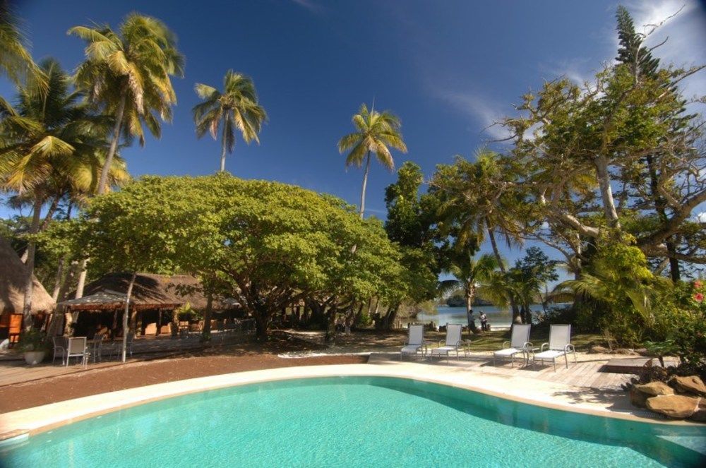 Oure Lodge Beach Resort Kuto Exterior photo