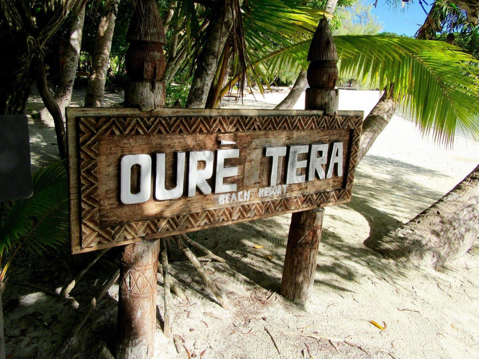 Oure Lodge Beach Resort Kuto Exterior photo