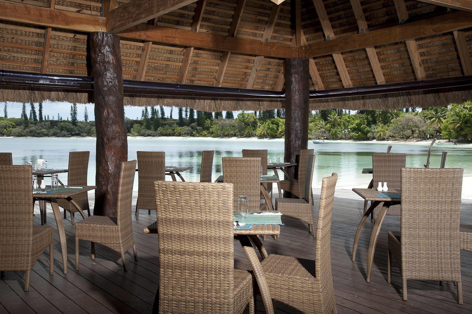 Oure Lodge Beach Resort Kuto Exterior photo