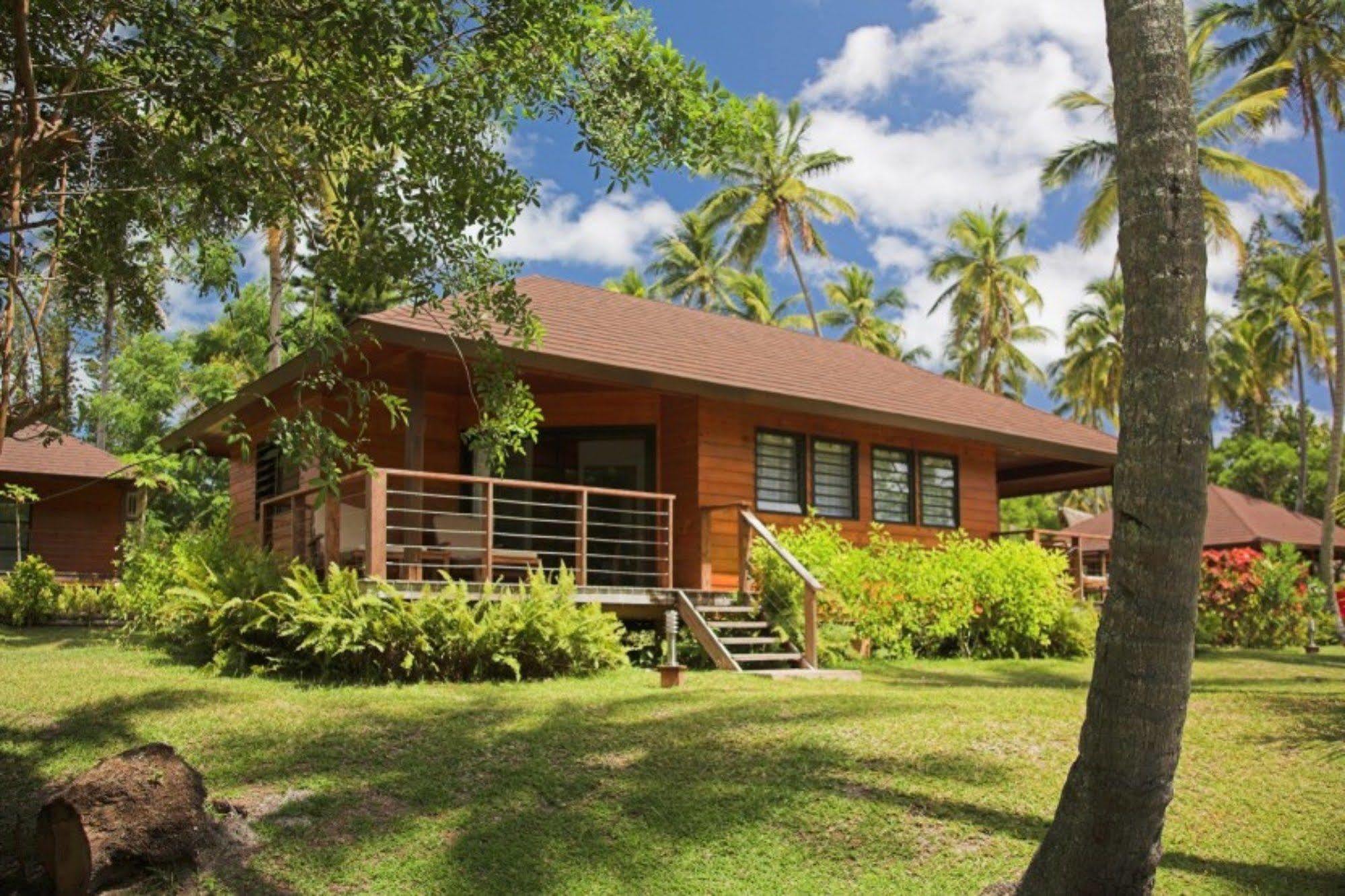 Oure Lodge Beach Resort Kuto Exterior photo