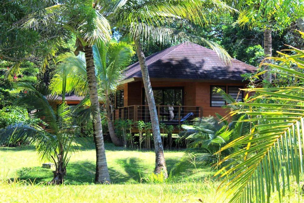 Oure Lodge Beach Resort Kuto Exterior photo